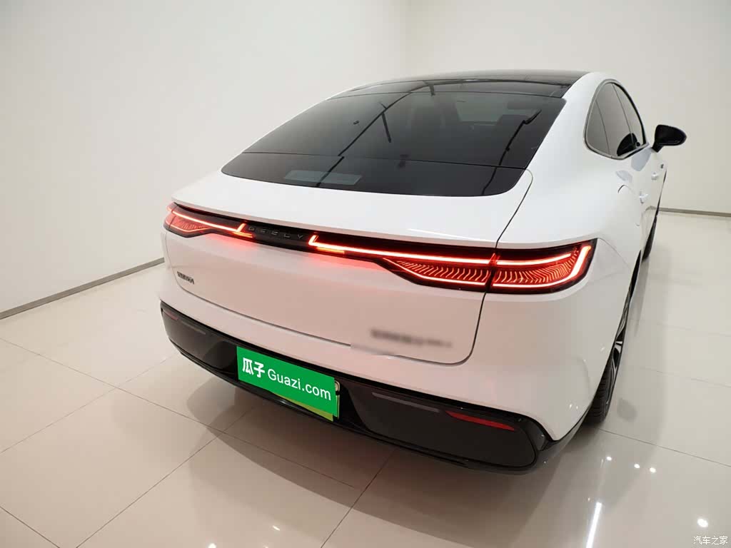 Geely 8, 2025 4