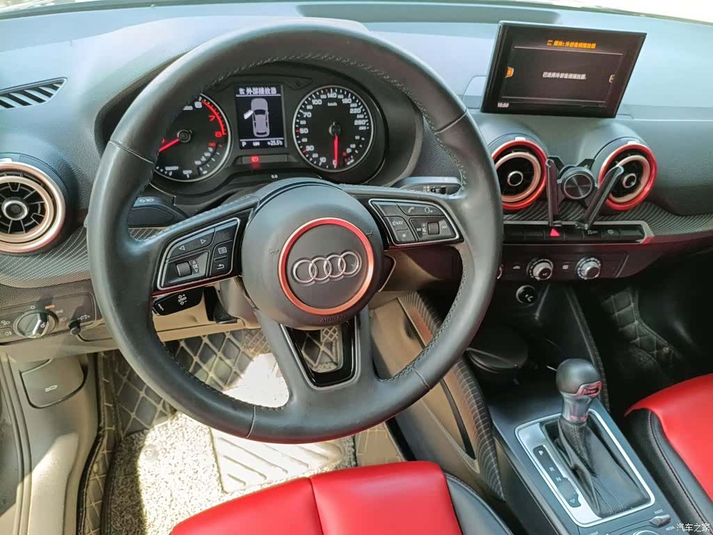 Audi Q2L, 2020 11