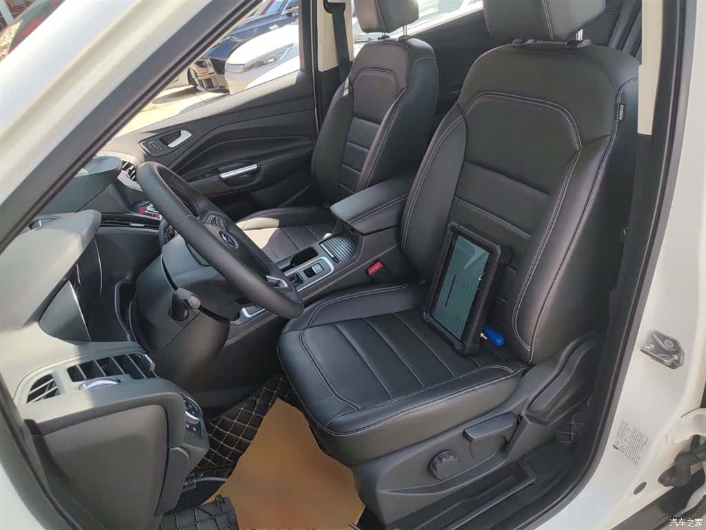 Ford Kuga, 2017 15