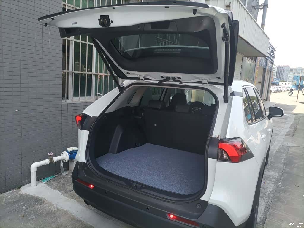 Toyota RAV4, 2024 15