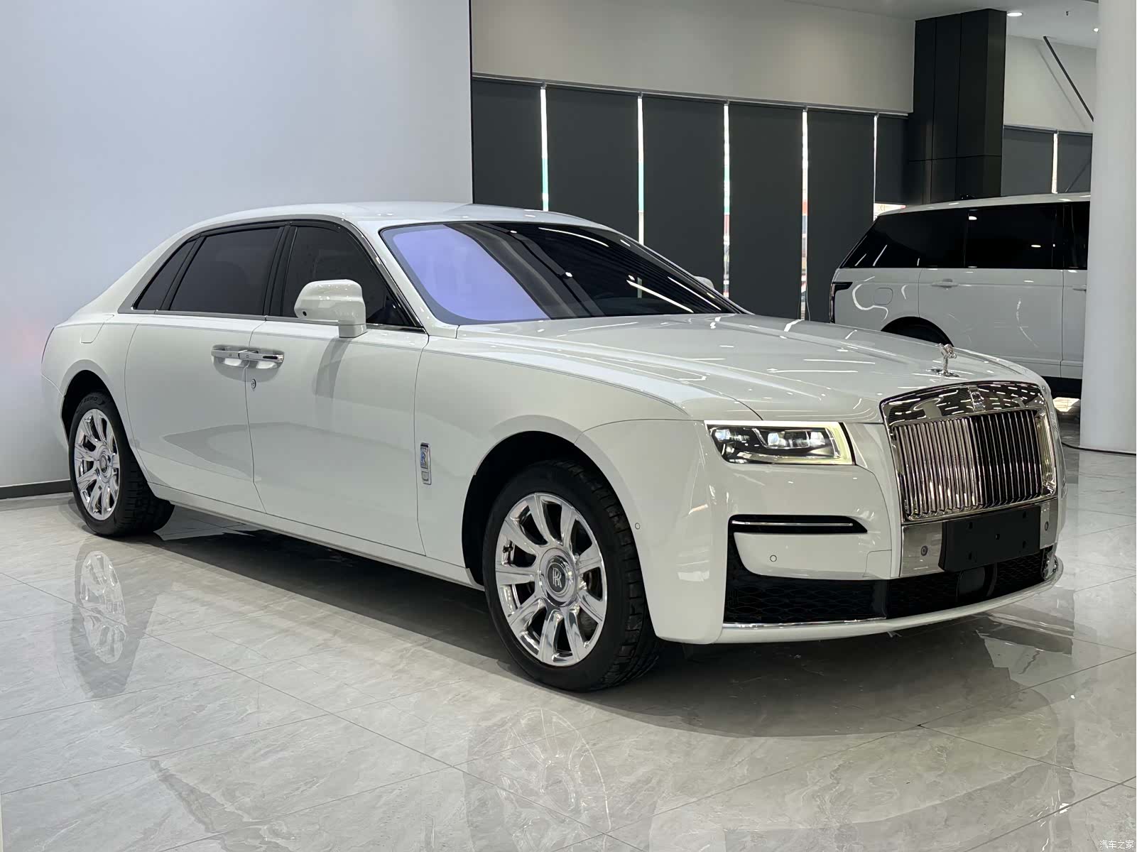 Rolls-Royce Ghost, 2025 3