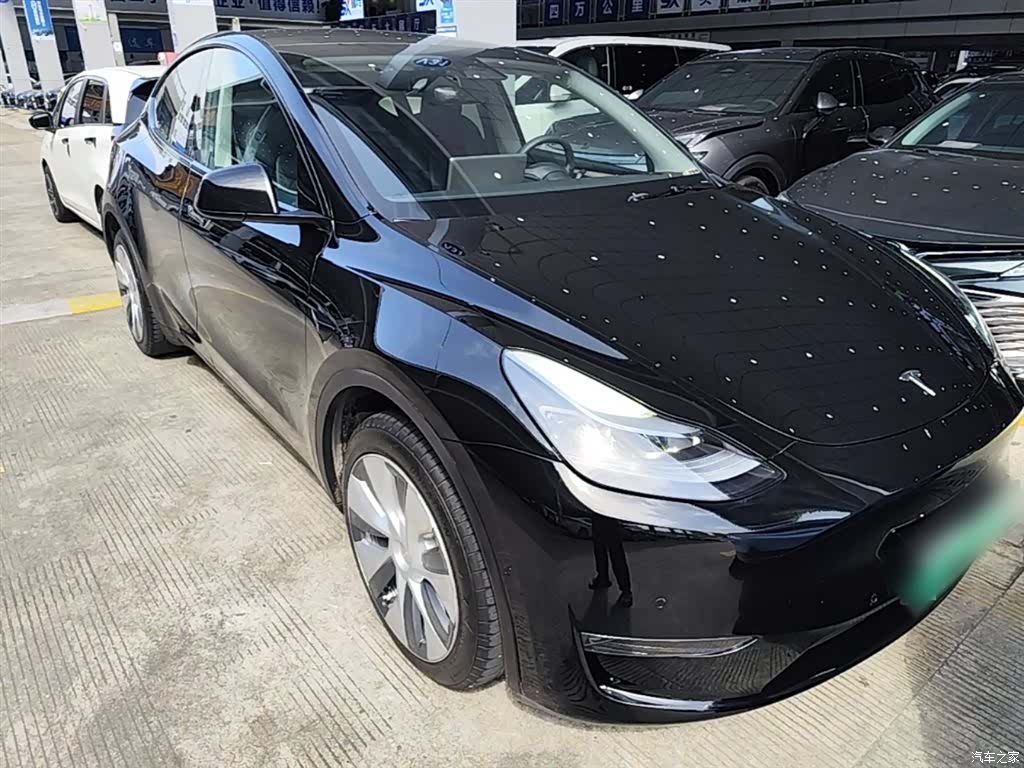 Tesla Model Y, 2023 4