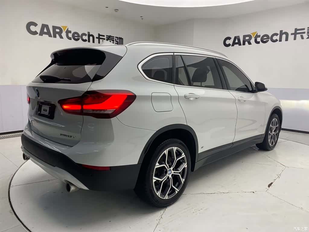 BMW X1, 2020 все фото