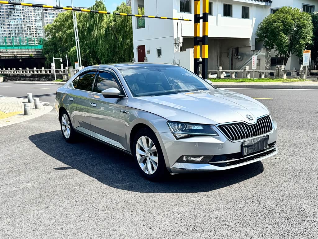 Skoda Superb