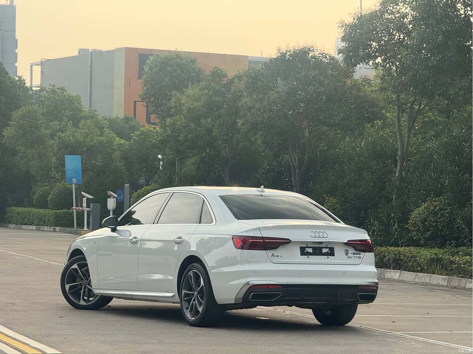 Audi A4L, 2020 11