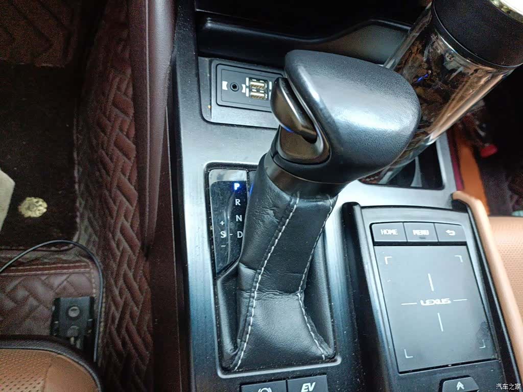 Lexus ES, 2019 7