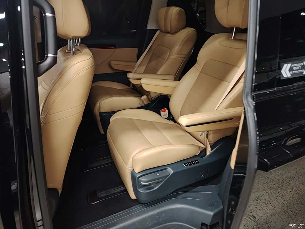 Trumpchi E8, 2024 13
