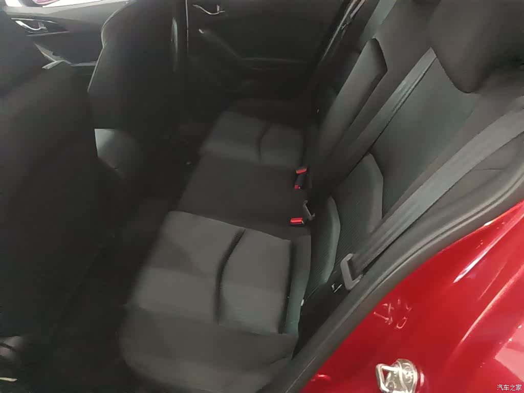 Mazda Mazda3, 2015 17