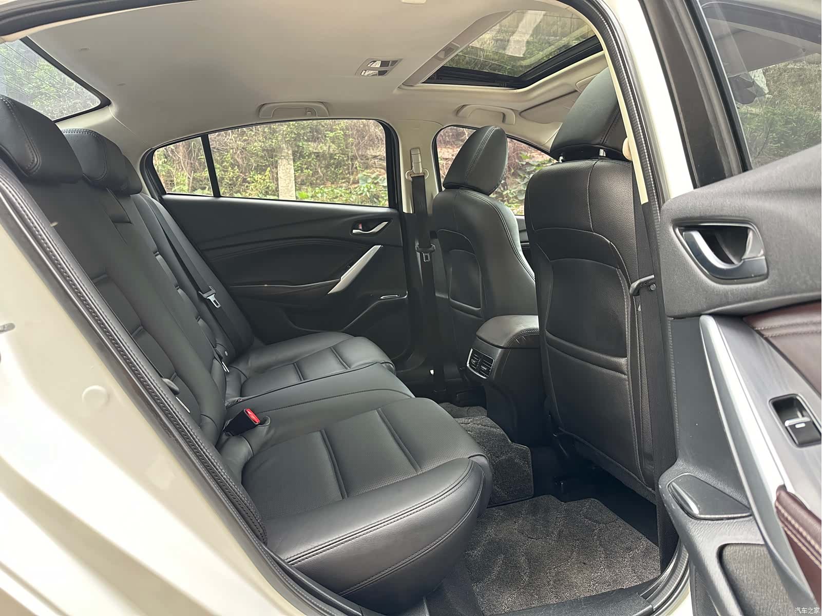 Mazda Atenza, 2017 11