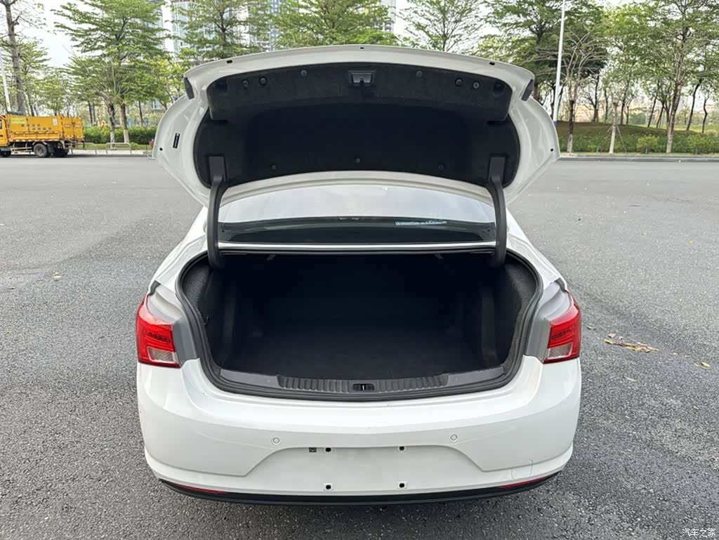 Buick Verano, 2018 9