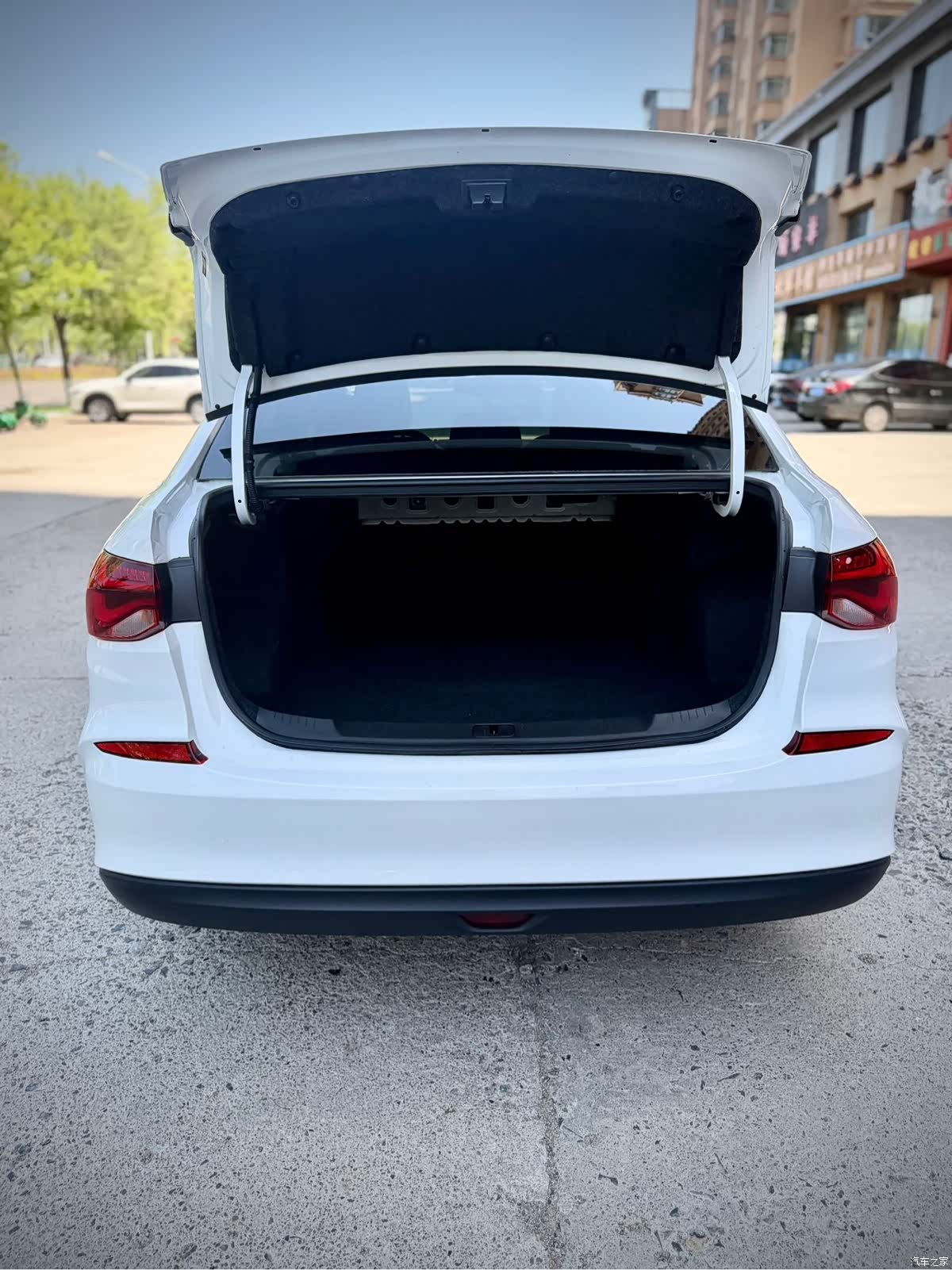 Chevrolet 320, 2022 14