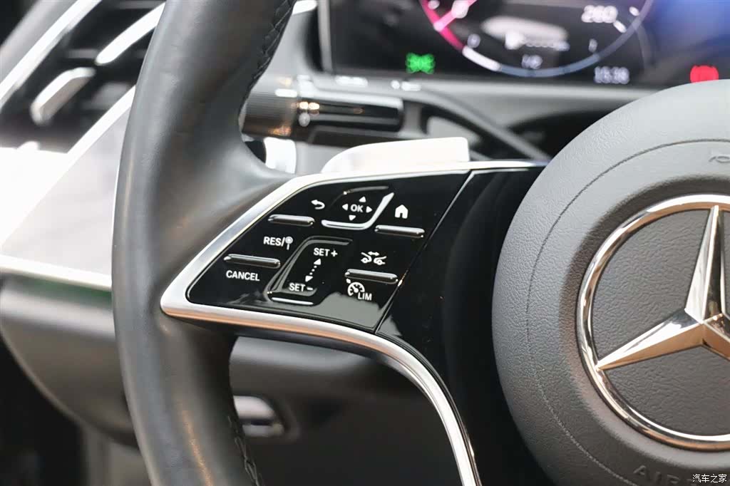 Mercedes-Benz E-Class, 2024 16