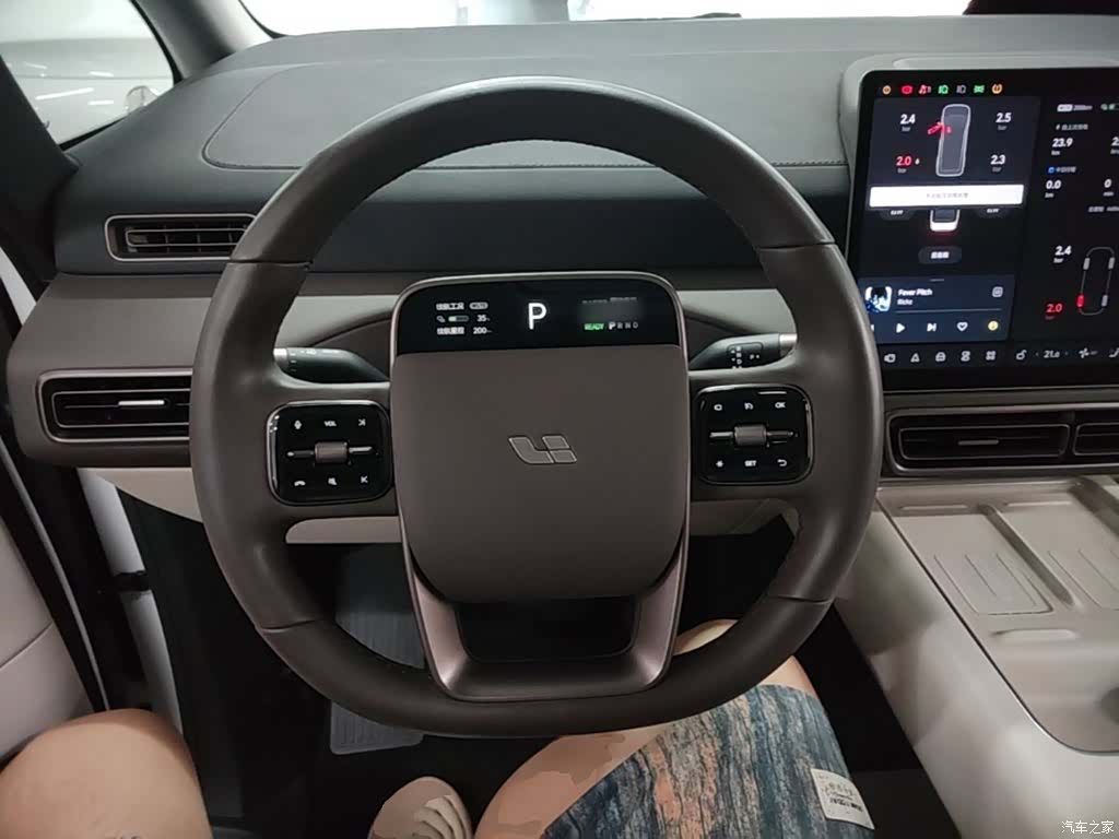 Li Auto MEGA, 2024 7