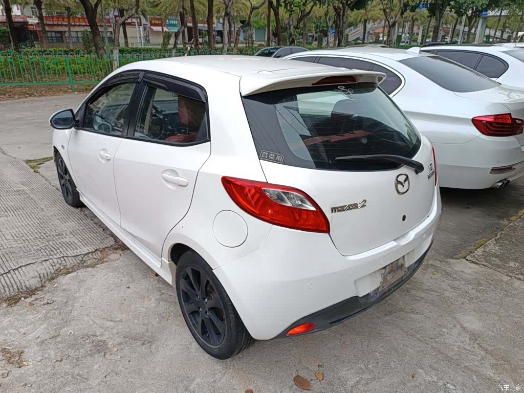 Mazda 2, 2014 все фото