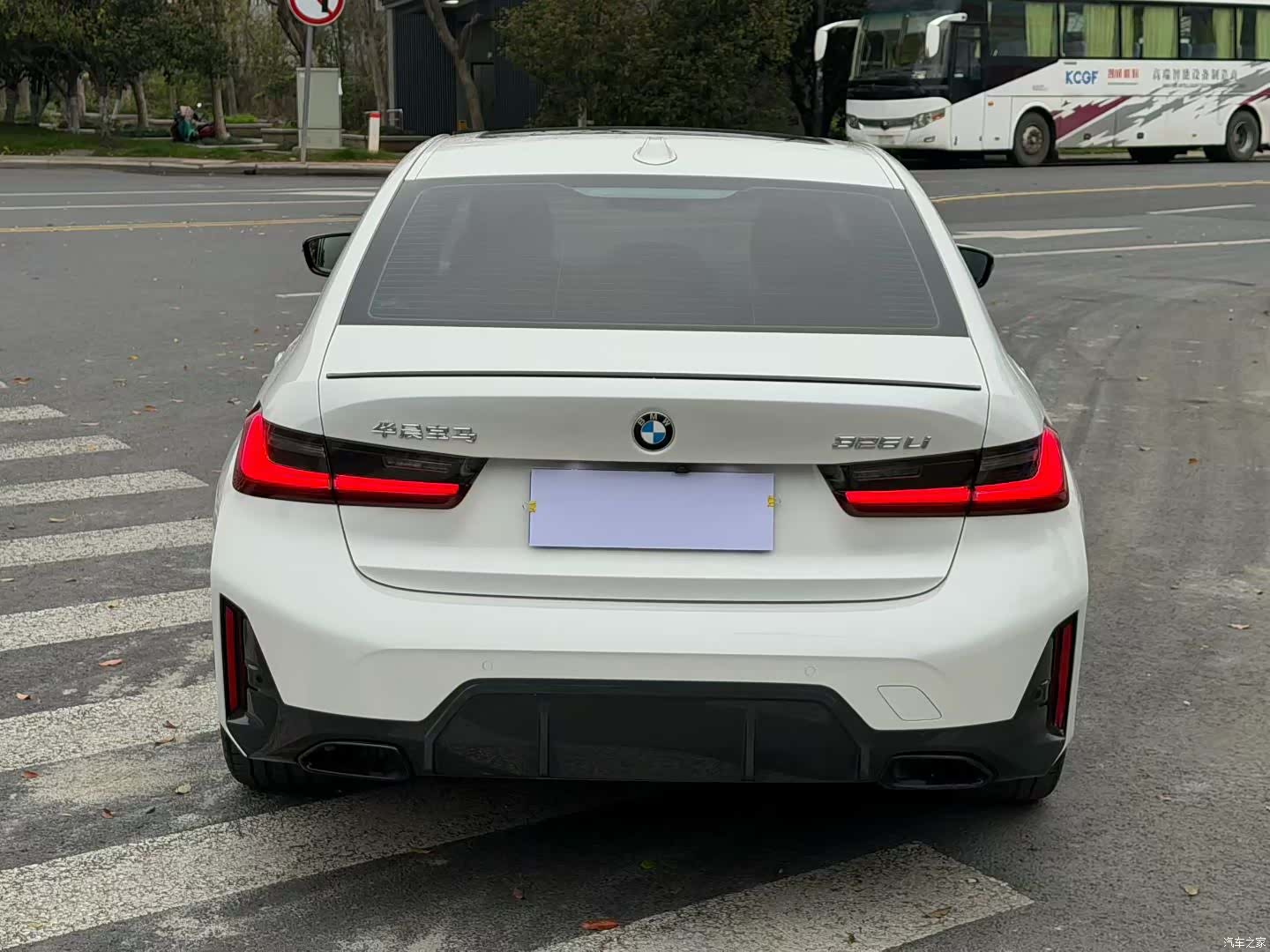 BMW 3 Series, 2023 все фото
