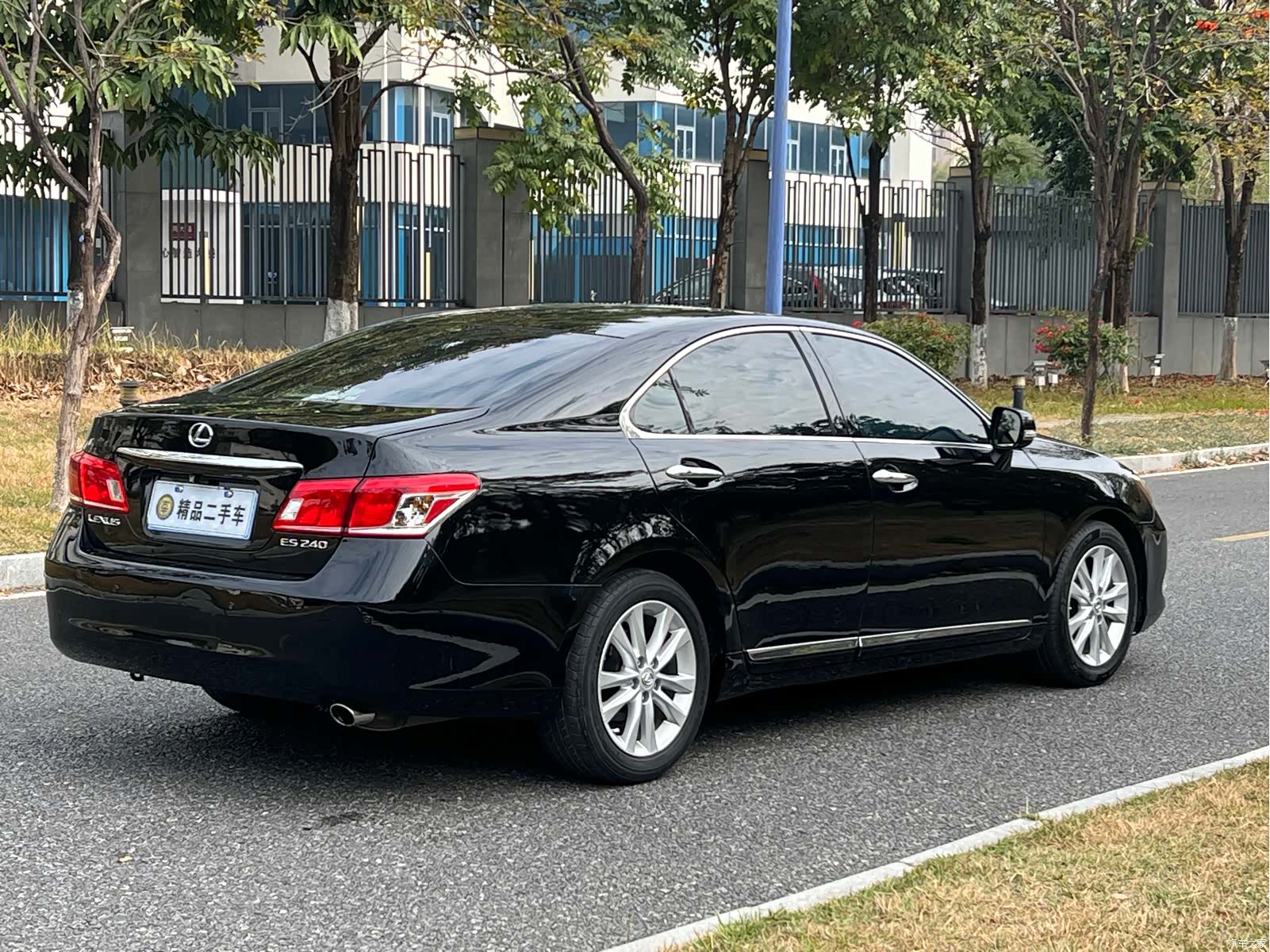 Lexus ES, 2011 все фото