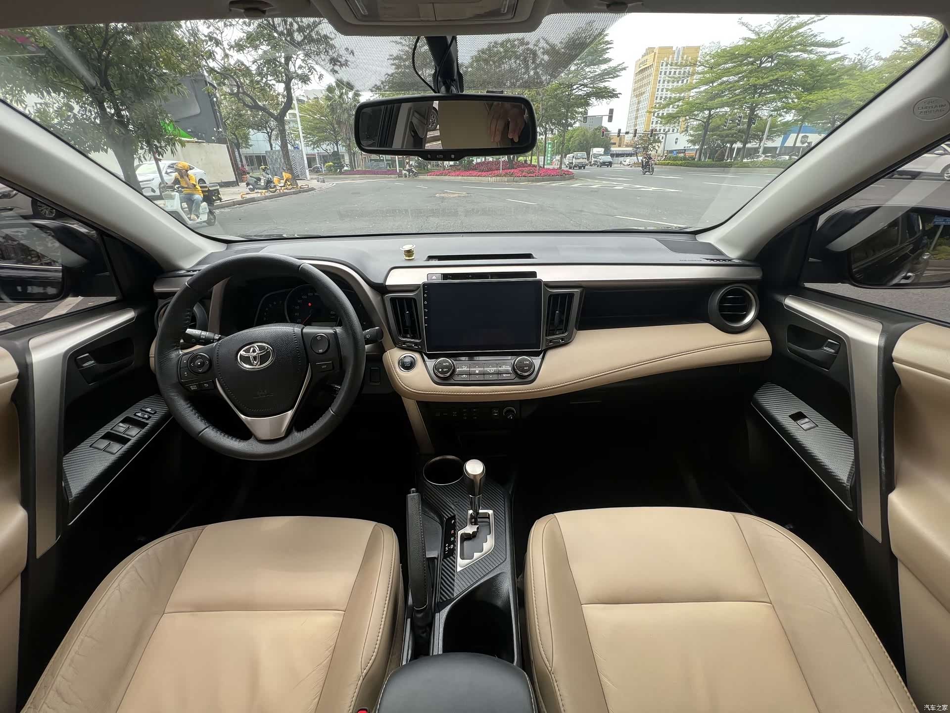 Toyota RAV4, 2016 7