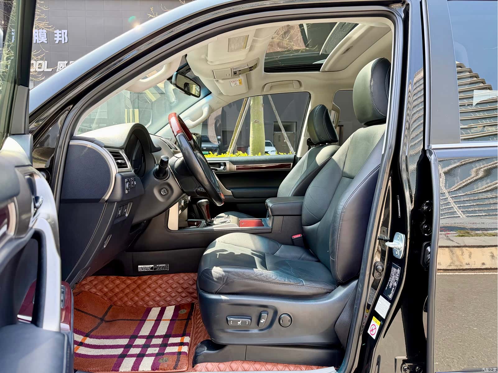 Lexus GX, 2019 14