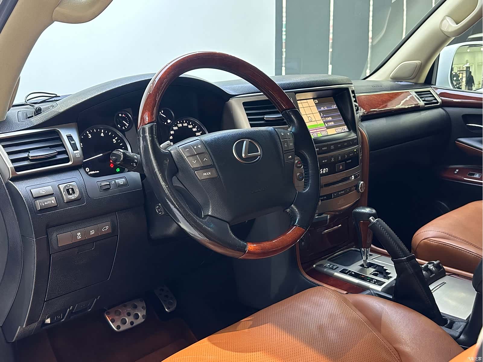 Lexus LX, 2015 13