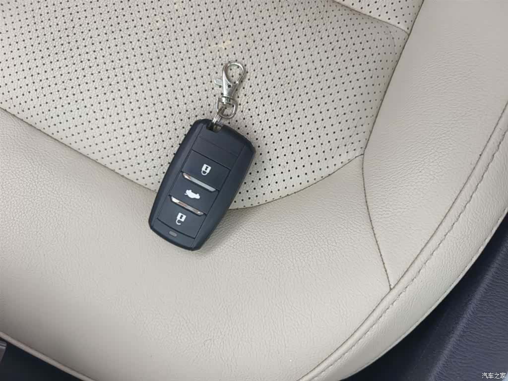 Changan V7, 2015 9