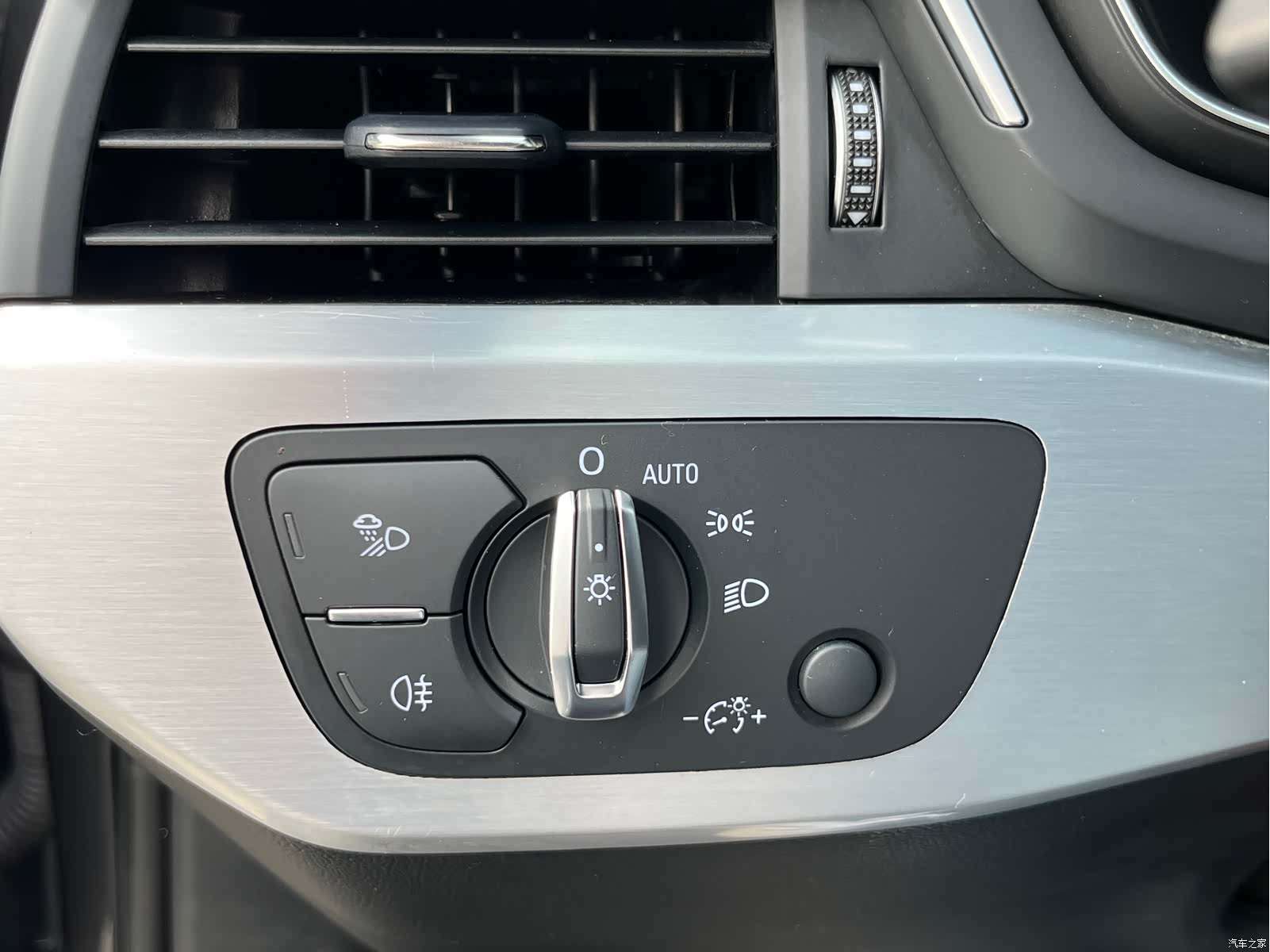 Audi A4L, 2022 17