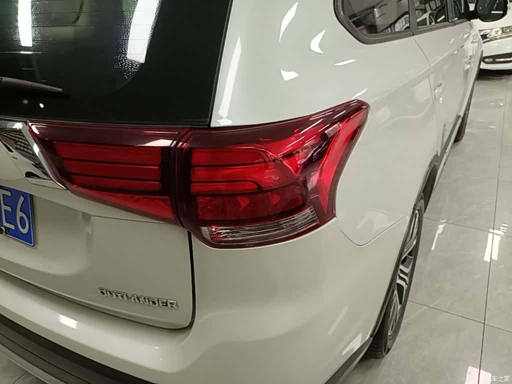 Mitsubishi Outlander, 2017 8