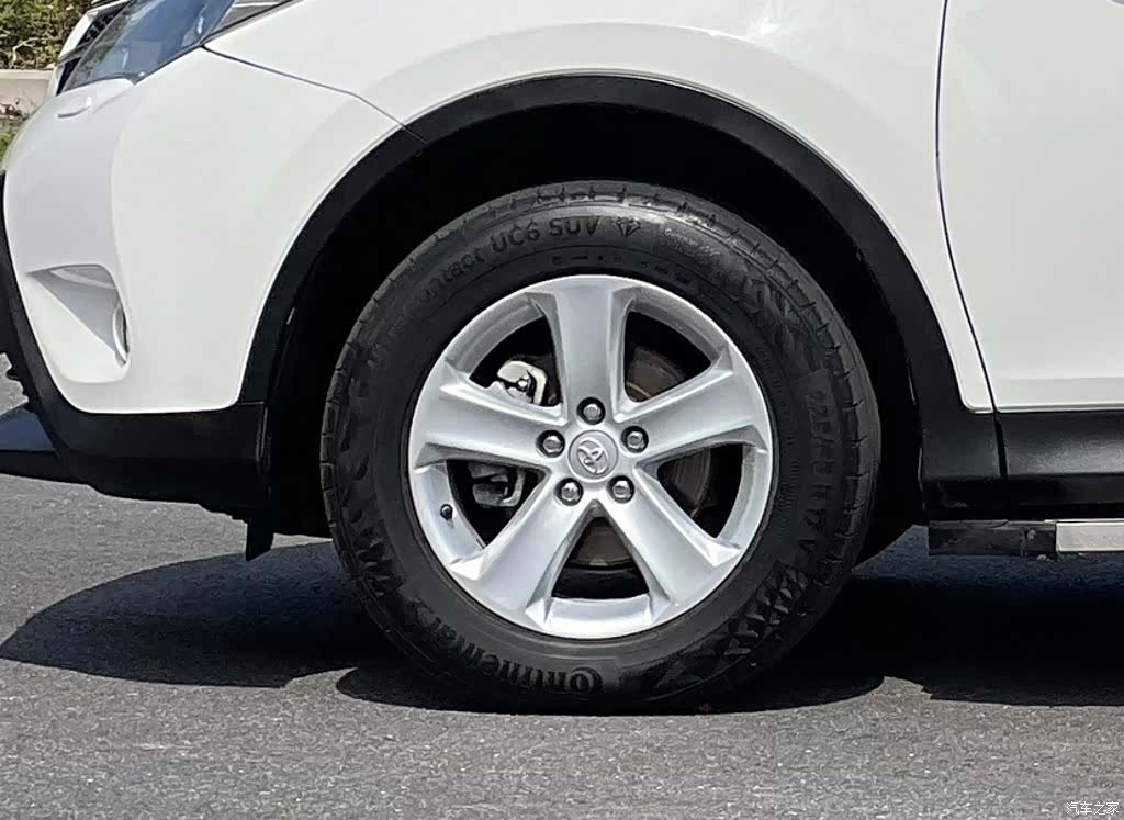 Toyota RAV4, 2014 11