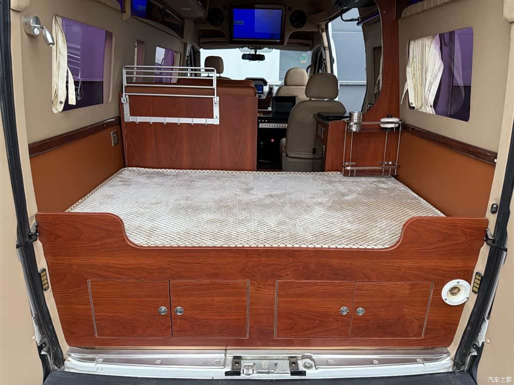 Maxus V80, 2015 24