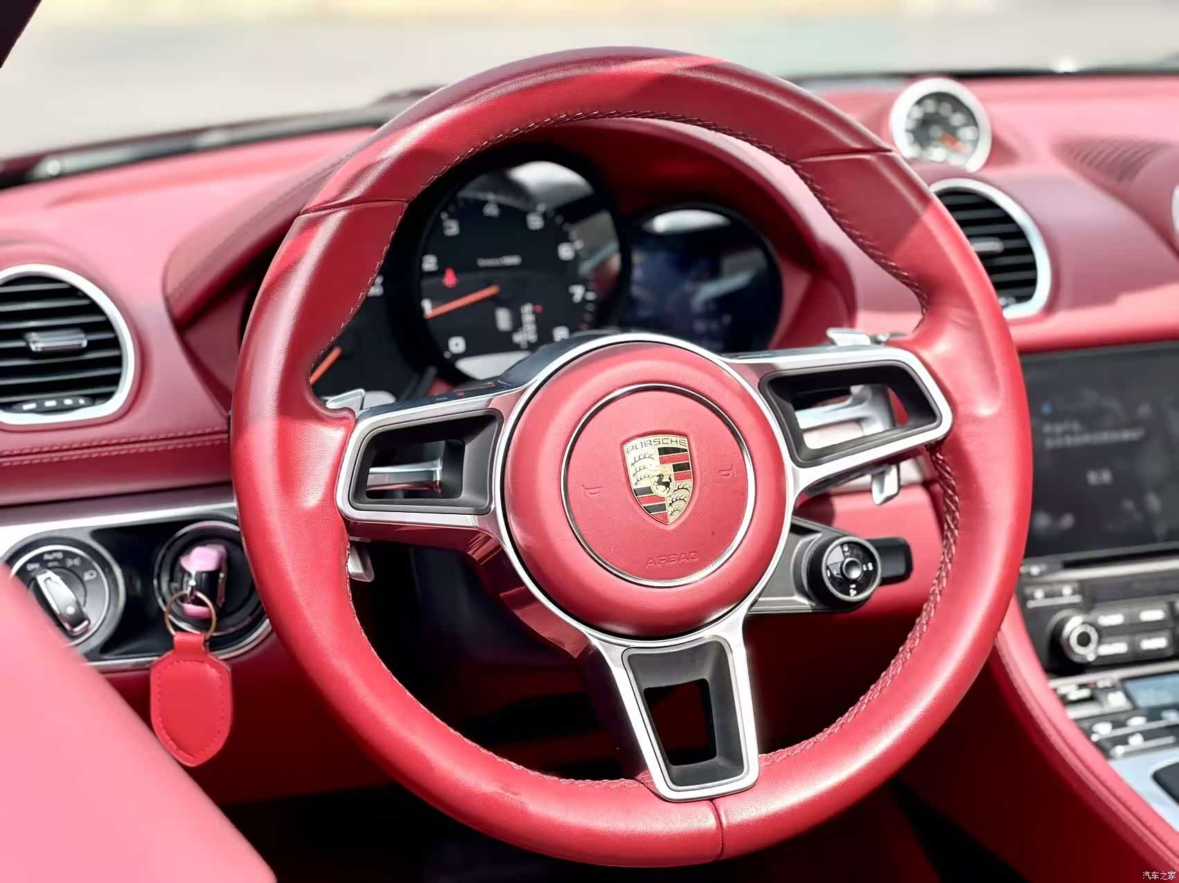 Porsche Boxster, 2022 все фото