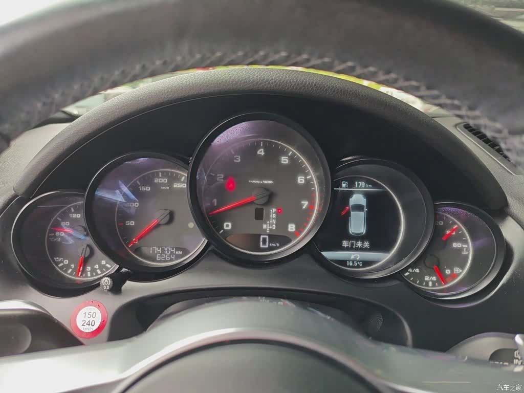 Porsche Cayenne, 2017 все фото