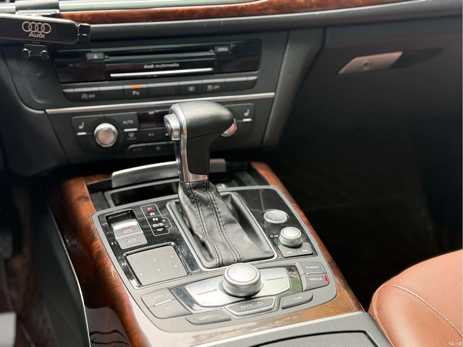 Audi A6L, 2014 13