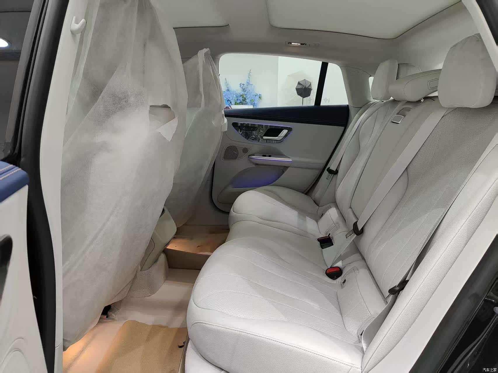 Mercedes-Benz EQE, 2025 21