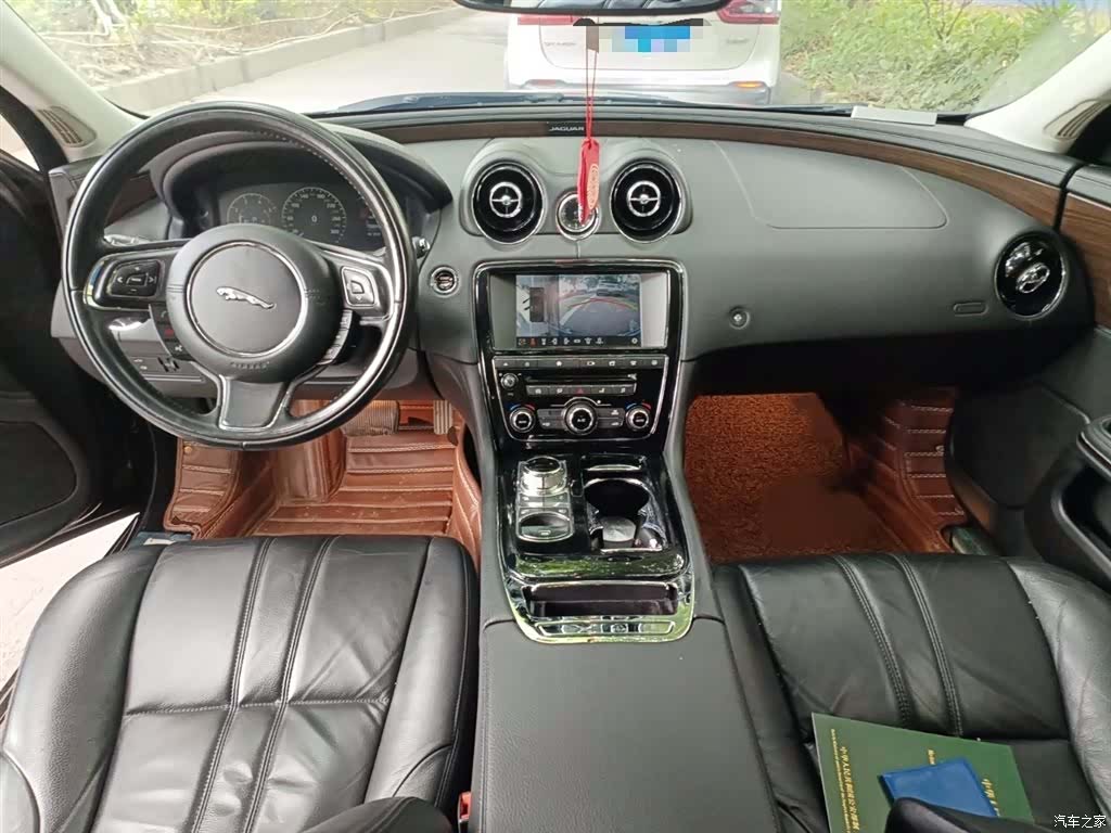 Jaguar XJ, 2016 13