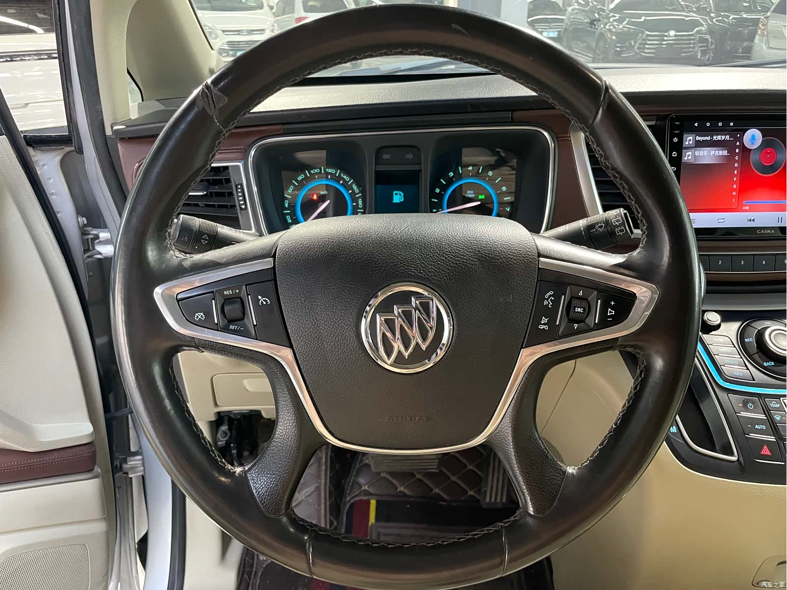 Buick GL8, 2016 9