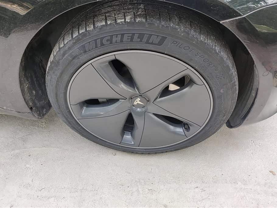 Tesla Model 3 Tesla Model 3