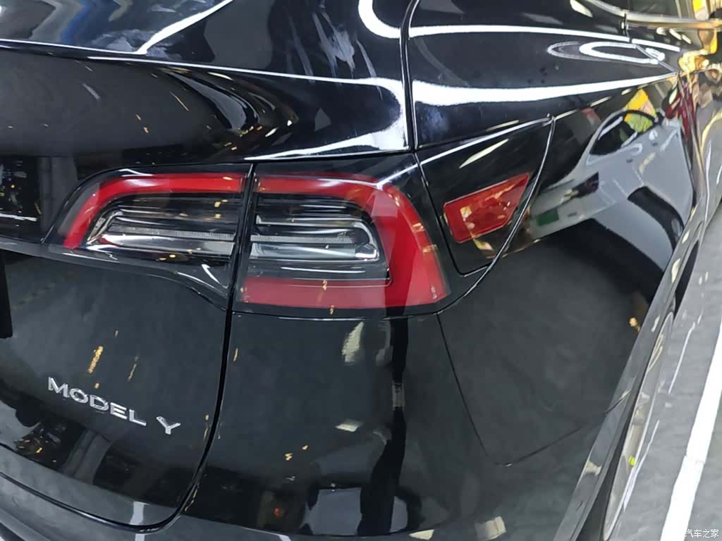 Tesla Model Y, 2023 8