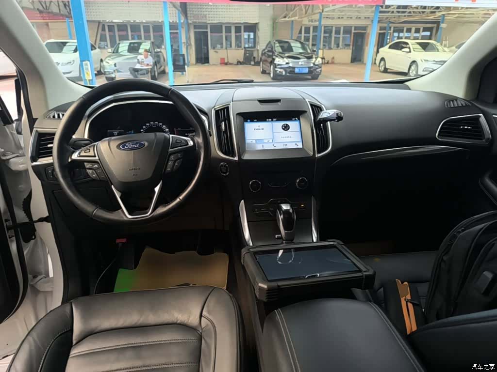 Ford Edge, 2017 10