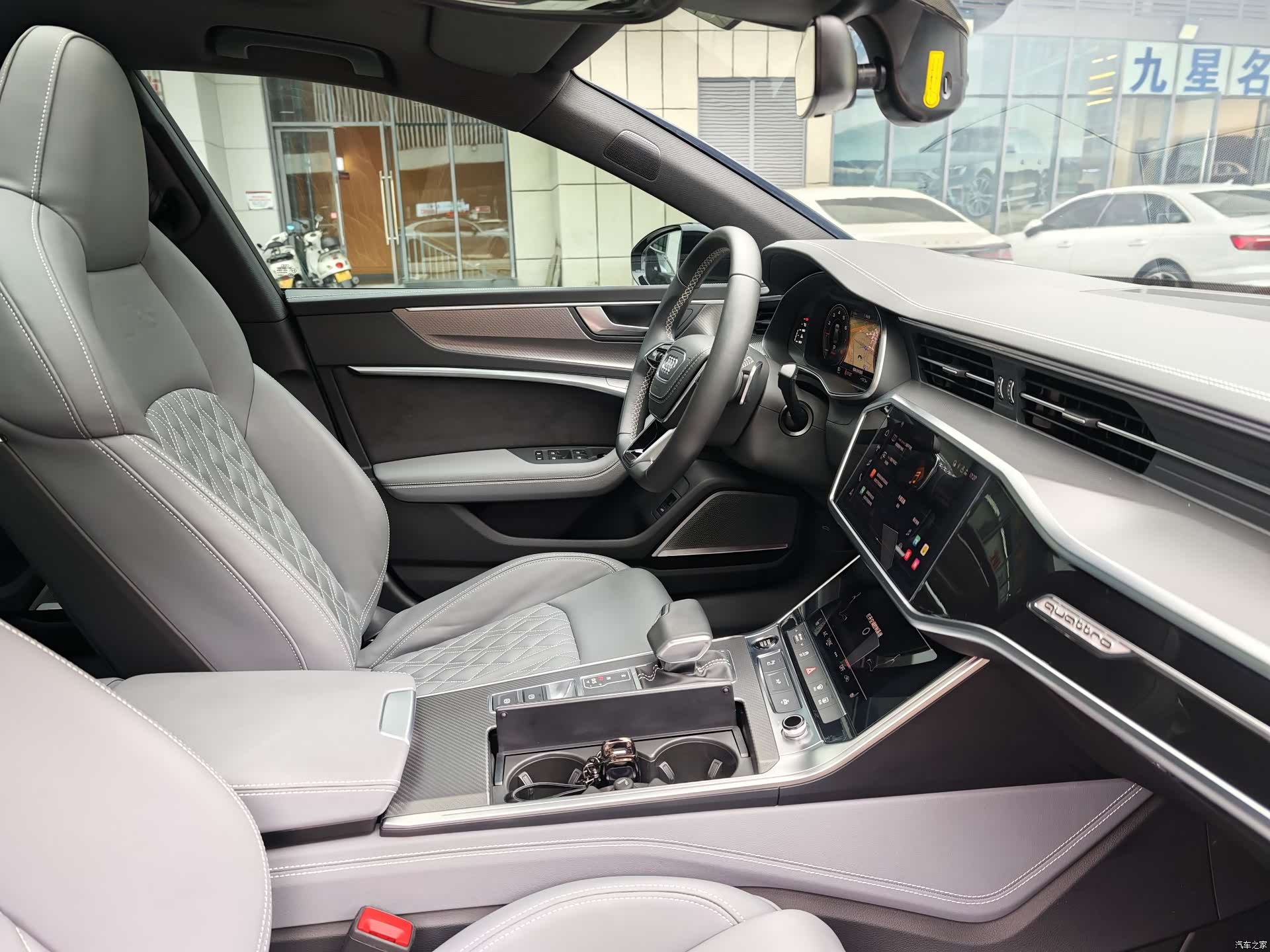 Audi A7L, 2024 21