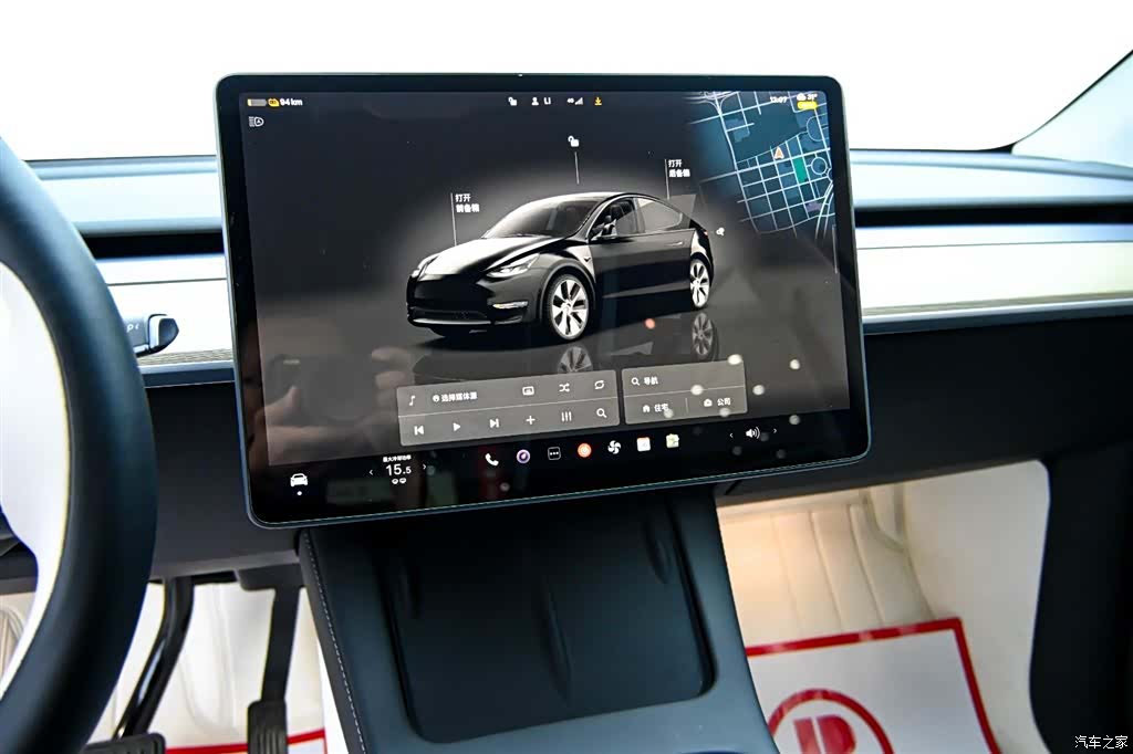 Tesla Model Y, 2023 17