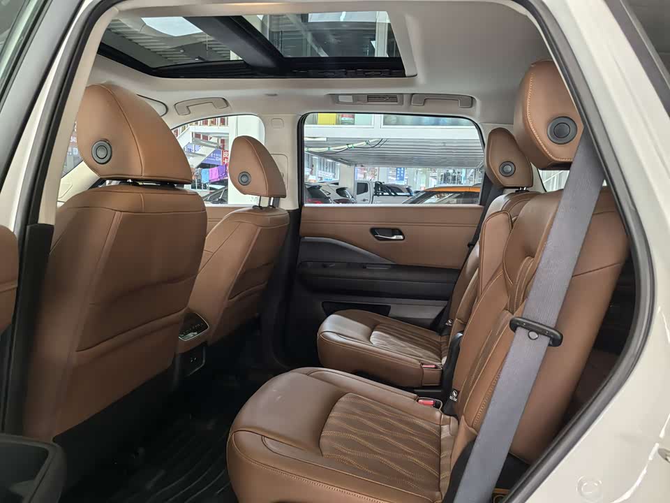 Nissan Exploring the land