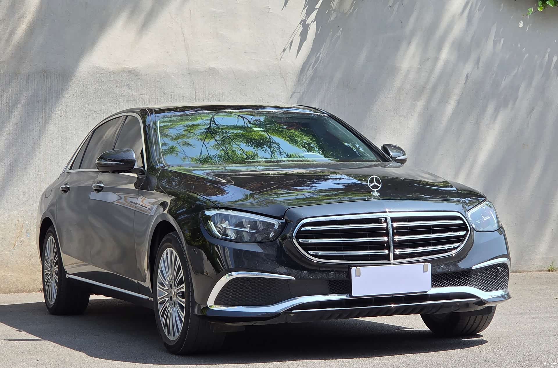 Mercedes-Benz E-Class, 2023 3