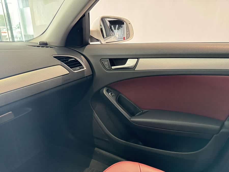 Audi A4L 2014, фото 17
