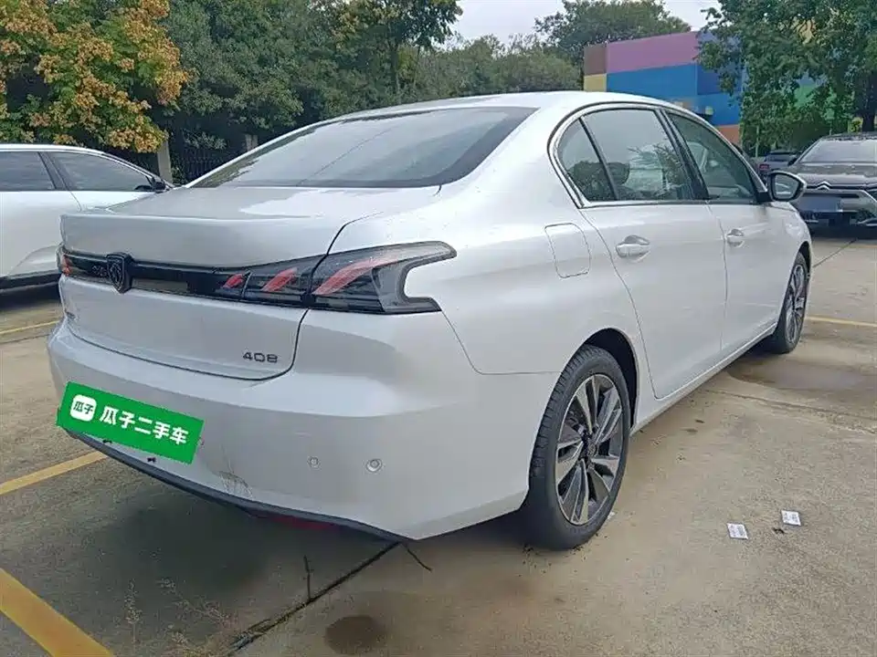 Peugeot 408