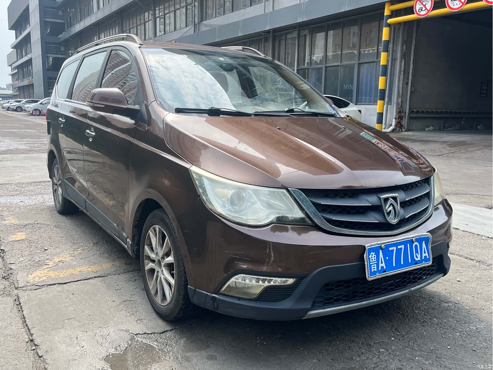 Wuling 730, 2015 3