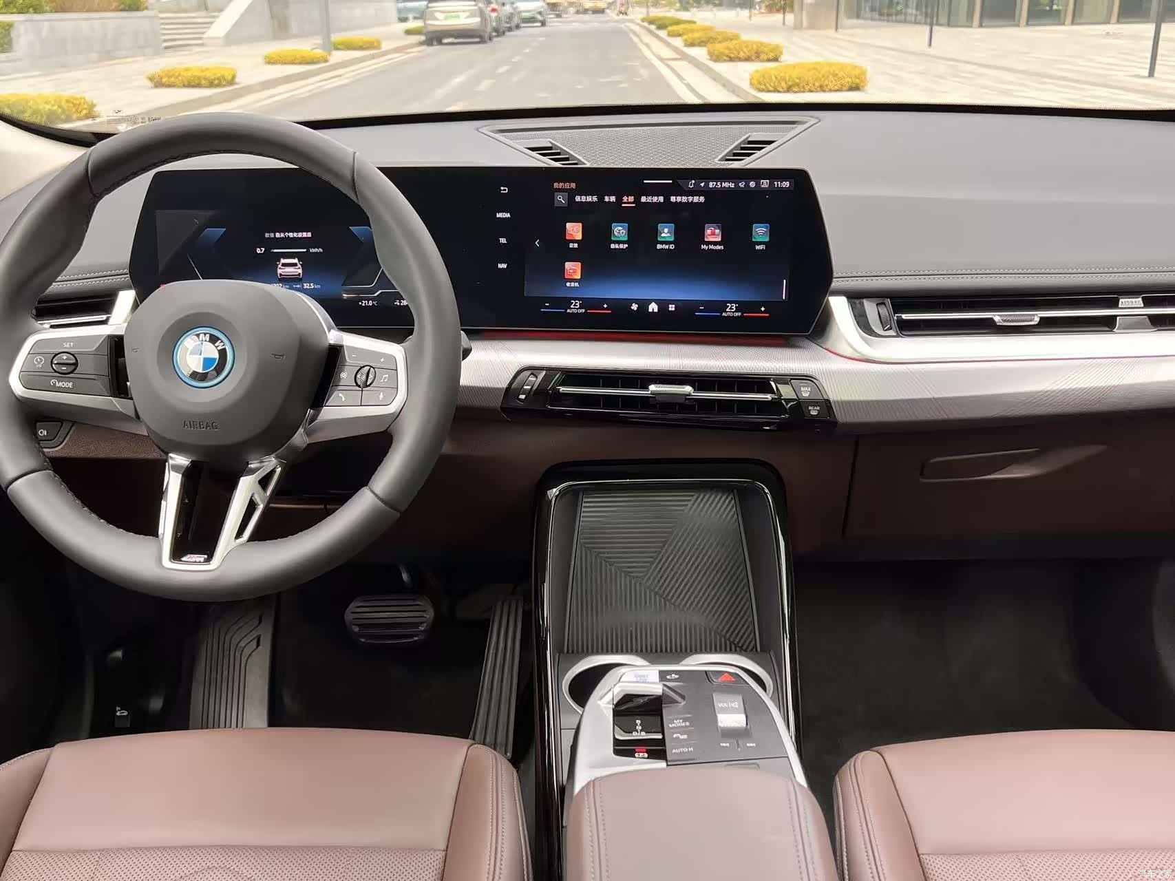 BMW iX1, 2025 18