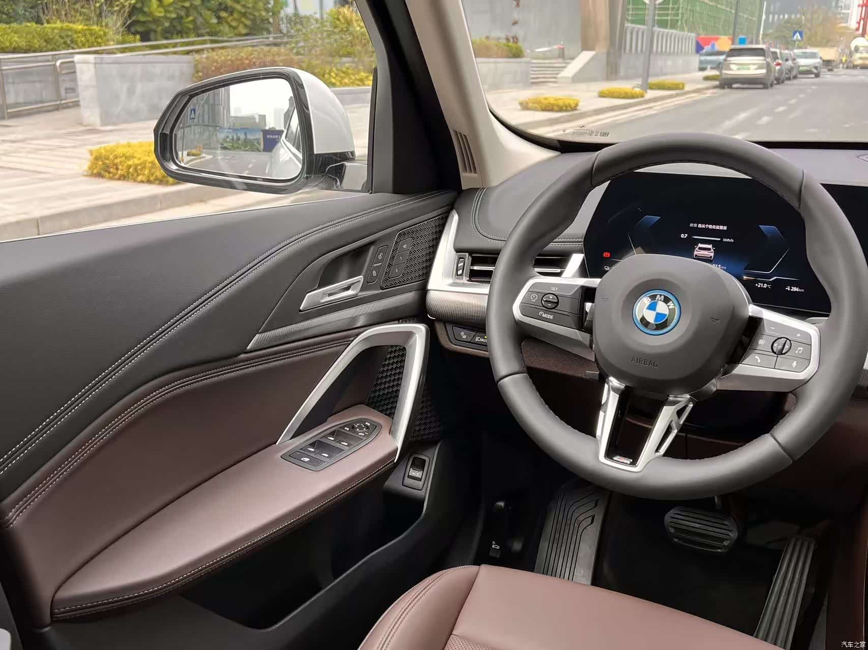 BMW iX1, 2025 20