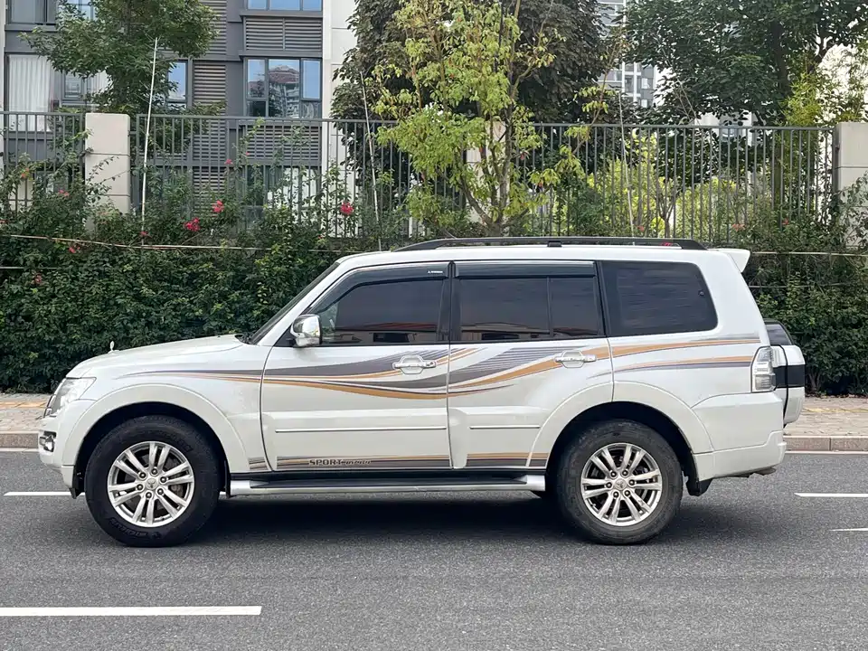 Mitsubishi Pajero