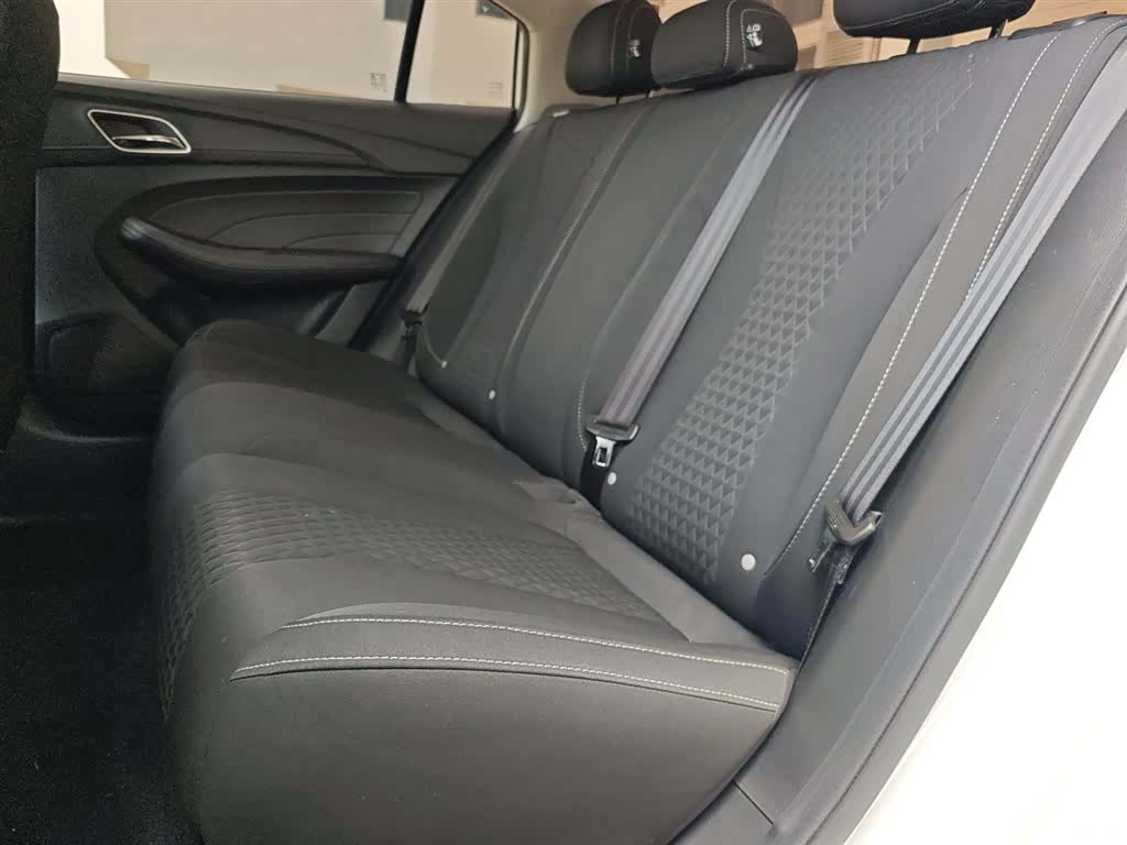 Roewe i5, 2021 17