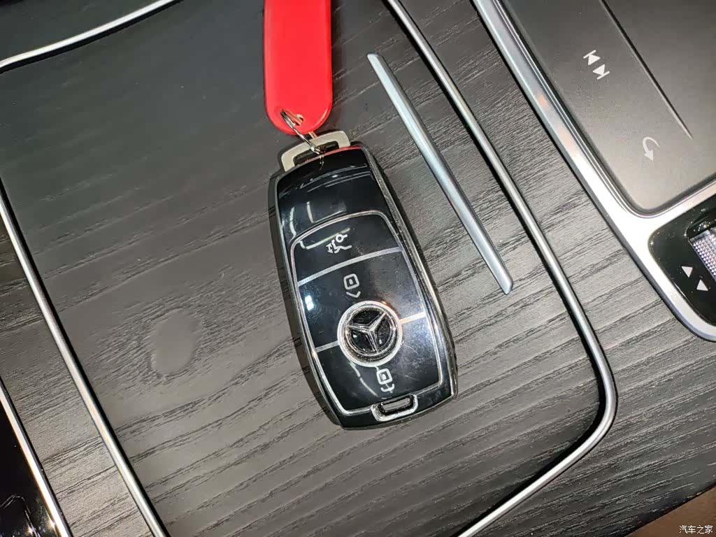 Mercedes-Benz E-Class, 2022 11