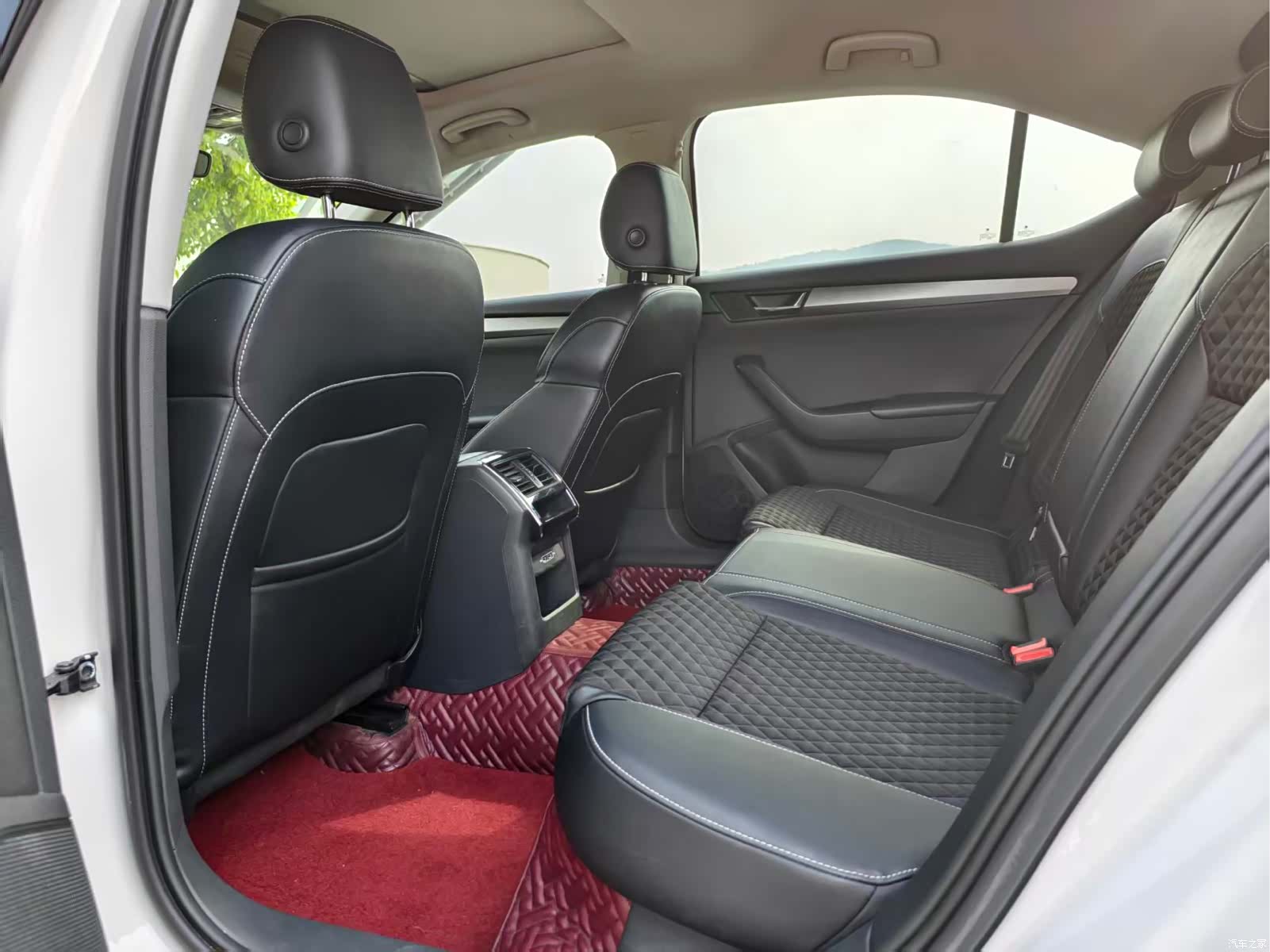 Skoda Superb, 2019 11